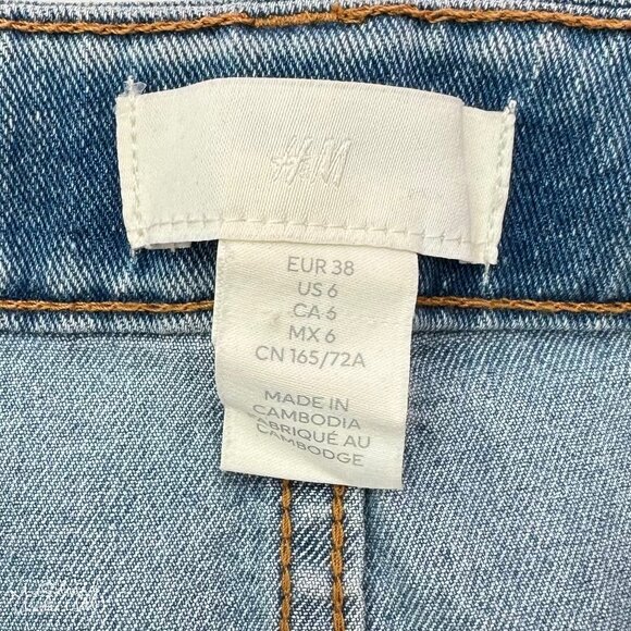 H&M Light Wash Denim Cuffed High-Rise Shorts Size 6 - Picture 3 of 4